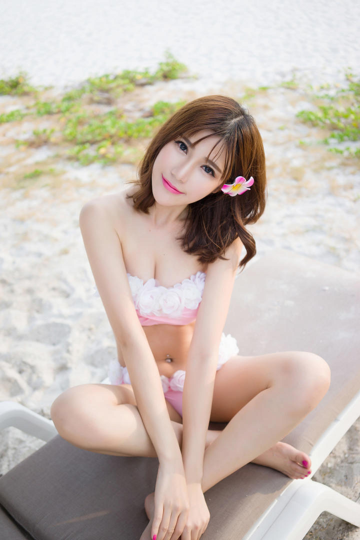 可爱性感的比基尼美女写真