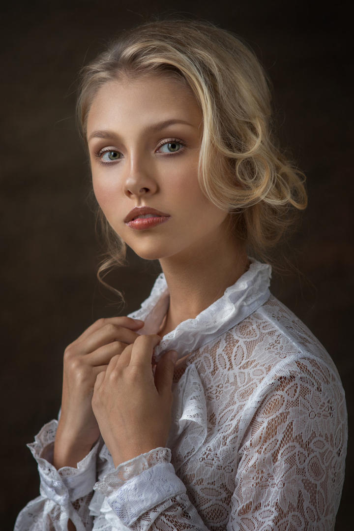 欧美气质女生肖像艺术写真