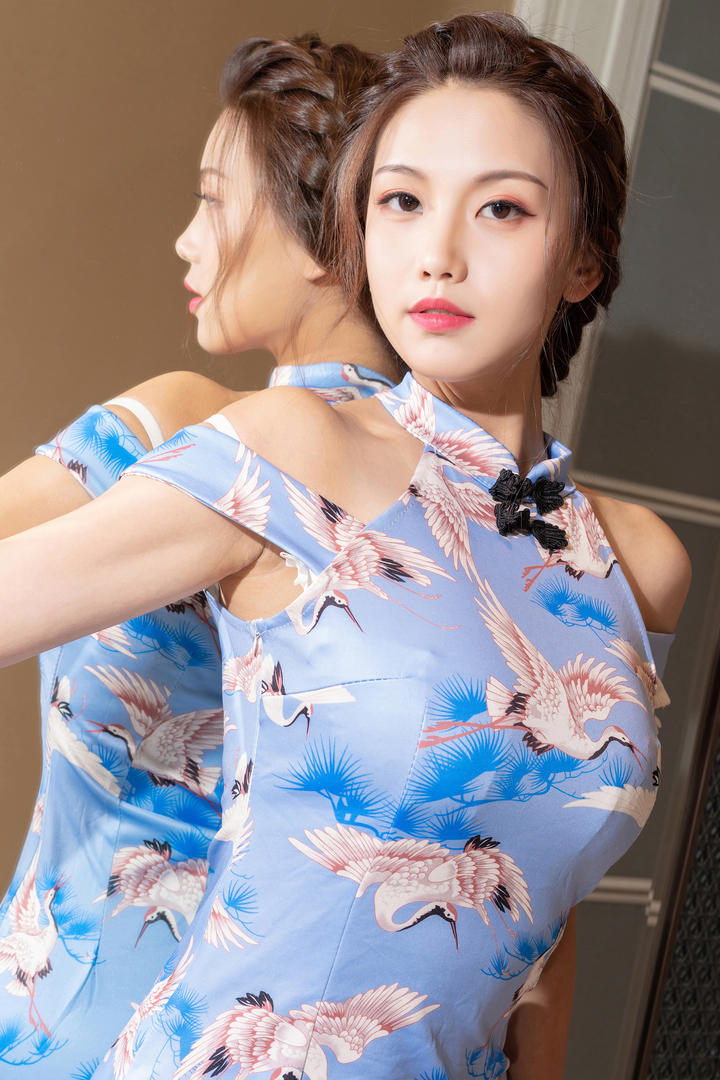 克拉女神国模成人性感大胆写真图片