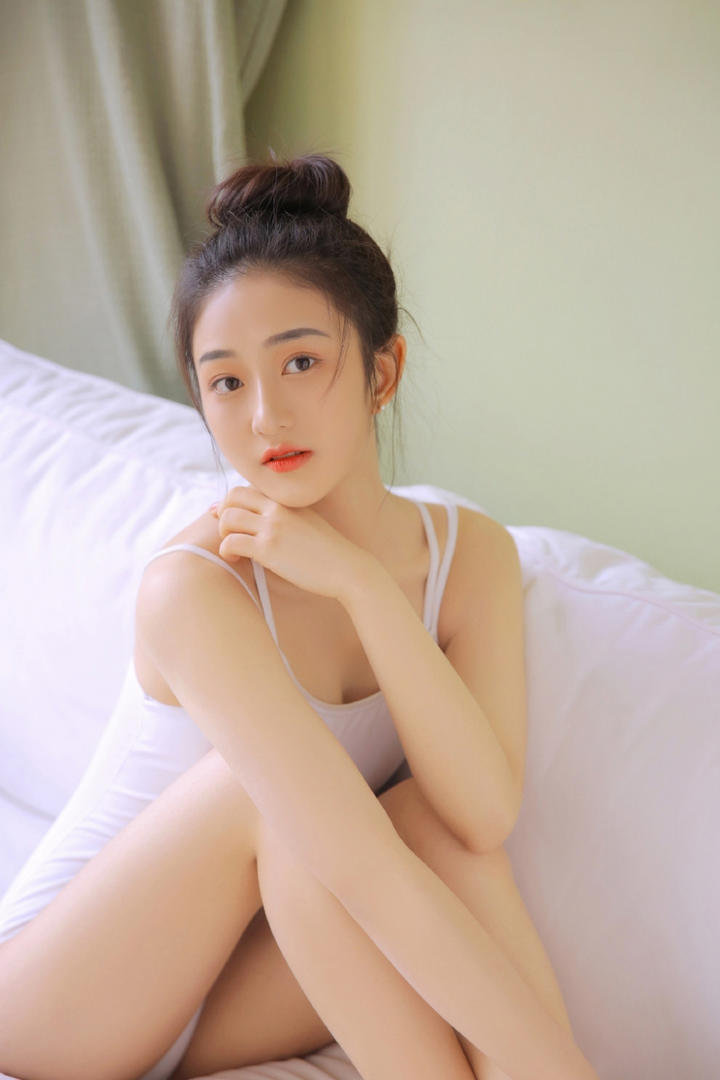高清白皙清纯女生头像写真图片