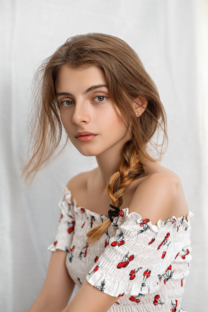 欧美极品气质女生摄影图片