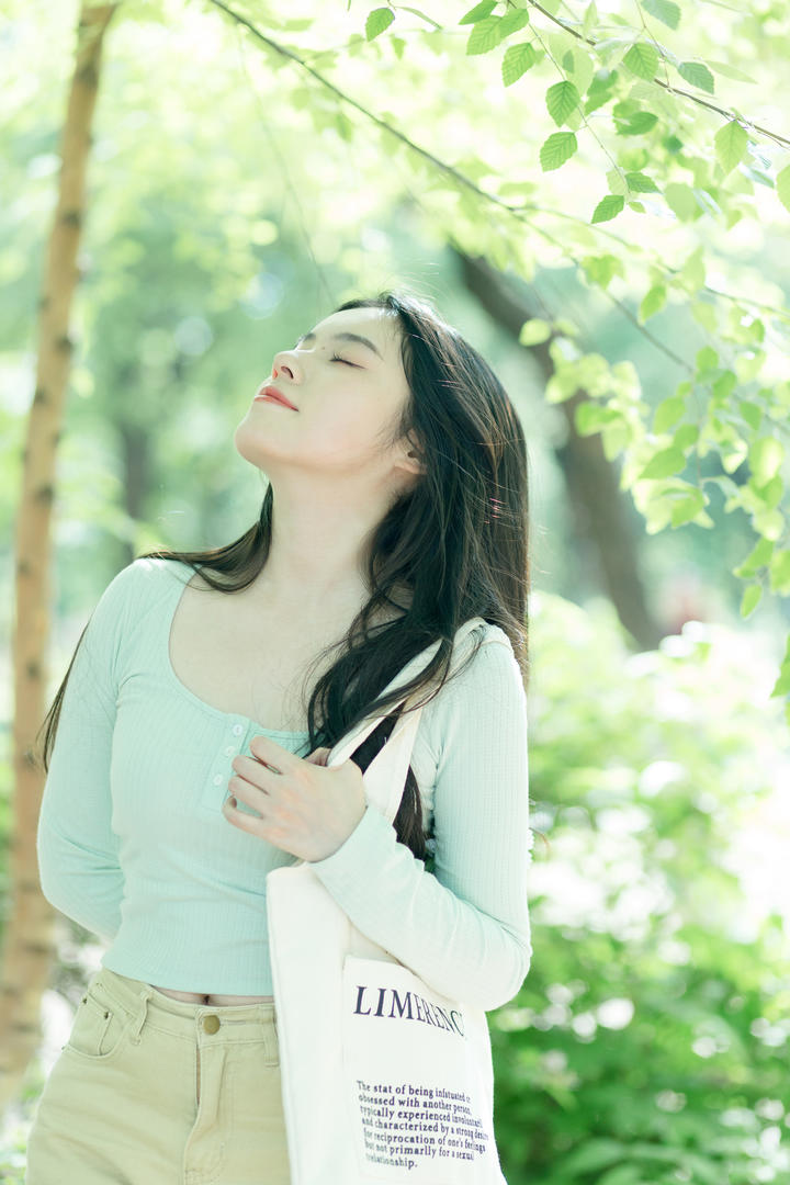 阳光活泼美女写真