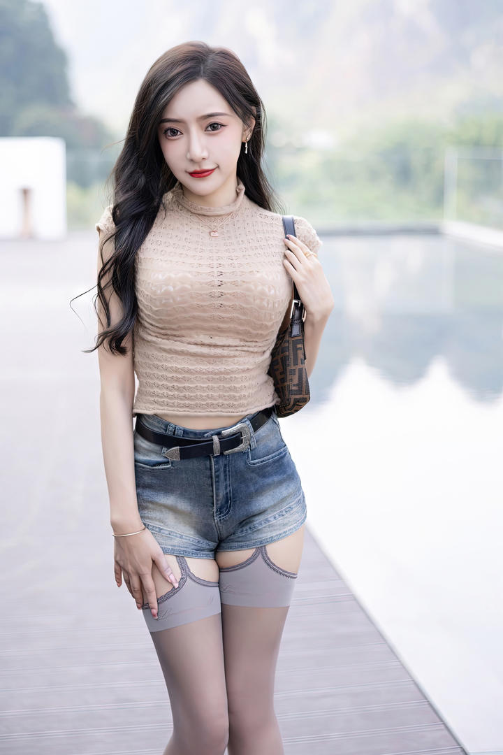 穿丝袜的平面模特王馨瑶性感女神图片大全