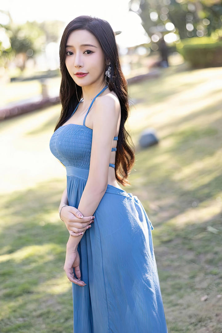 气质美女模特王馨瑶推女郎写真套图