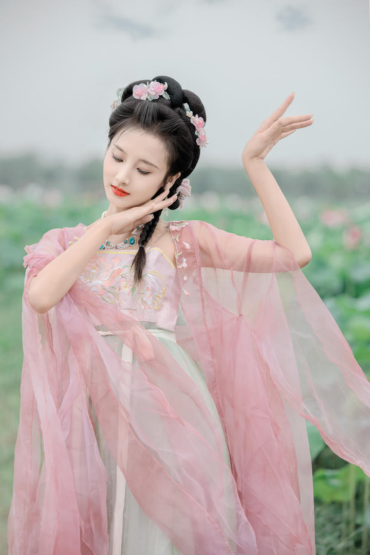 古装美女跳舞图片