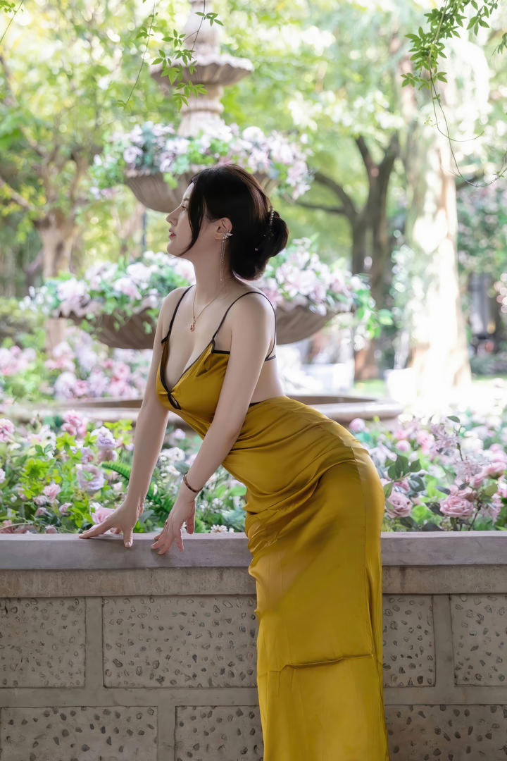 中国美女模特诗诗个人性感写真图片