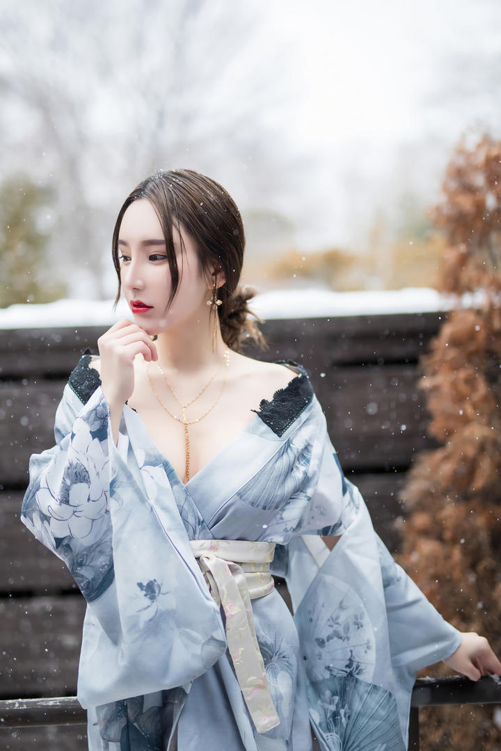 日本性感和服美女图片