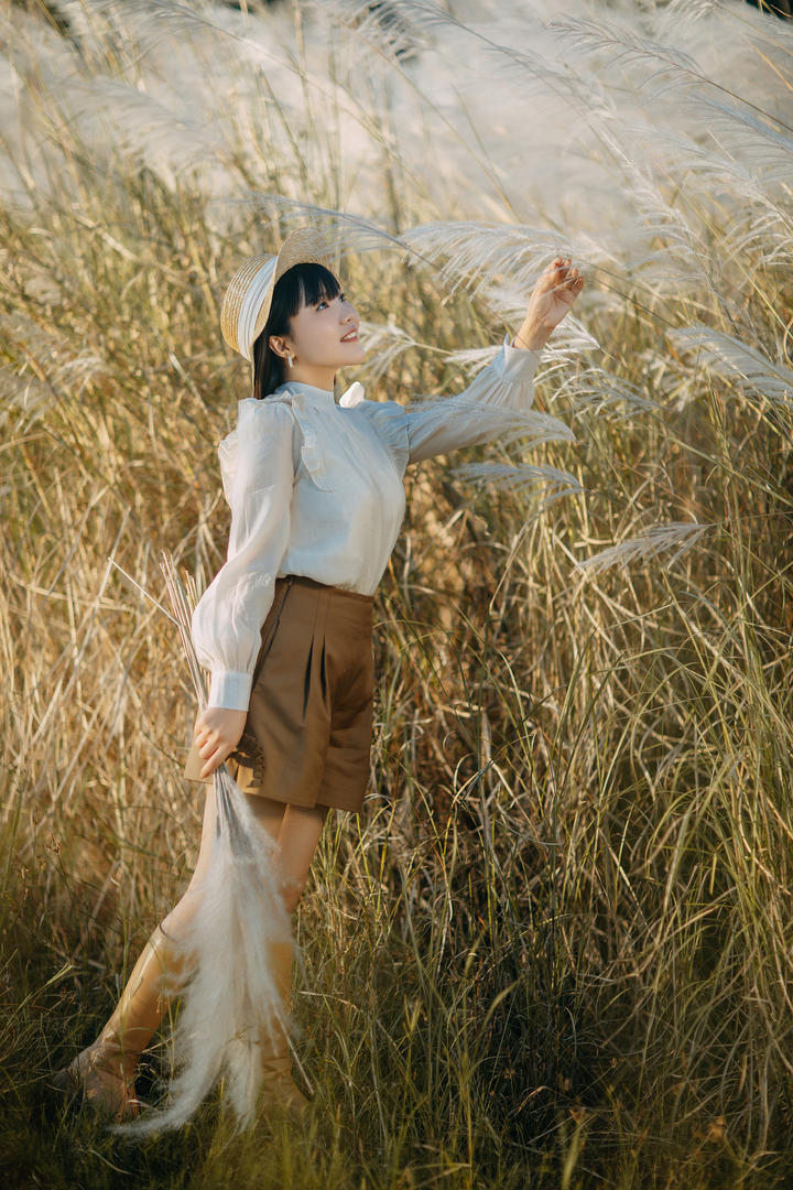 清纯可爱女生户外唯美意境摄影壁纸图片