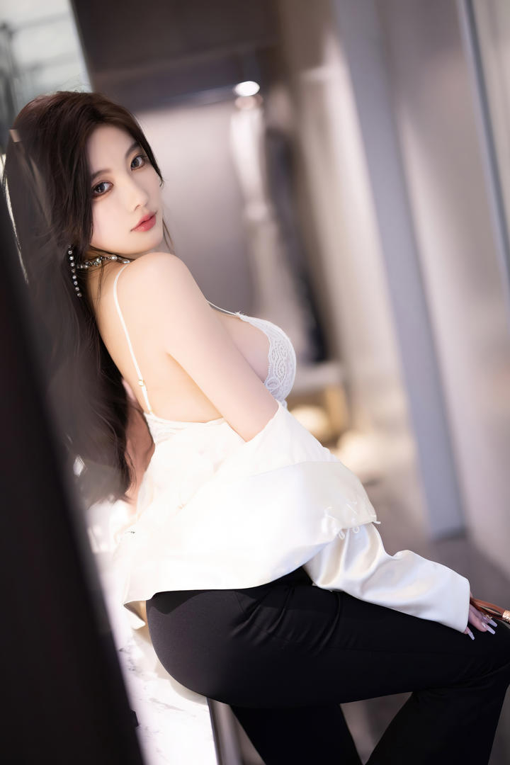 国产极品纯欲女神杨晨晨个人性感写真图片