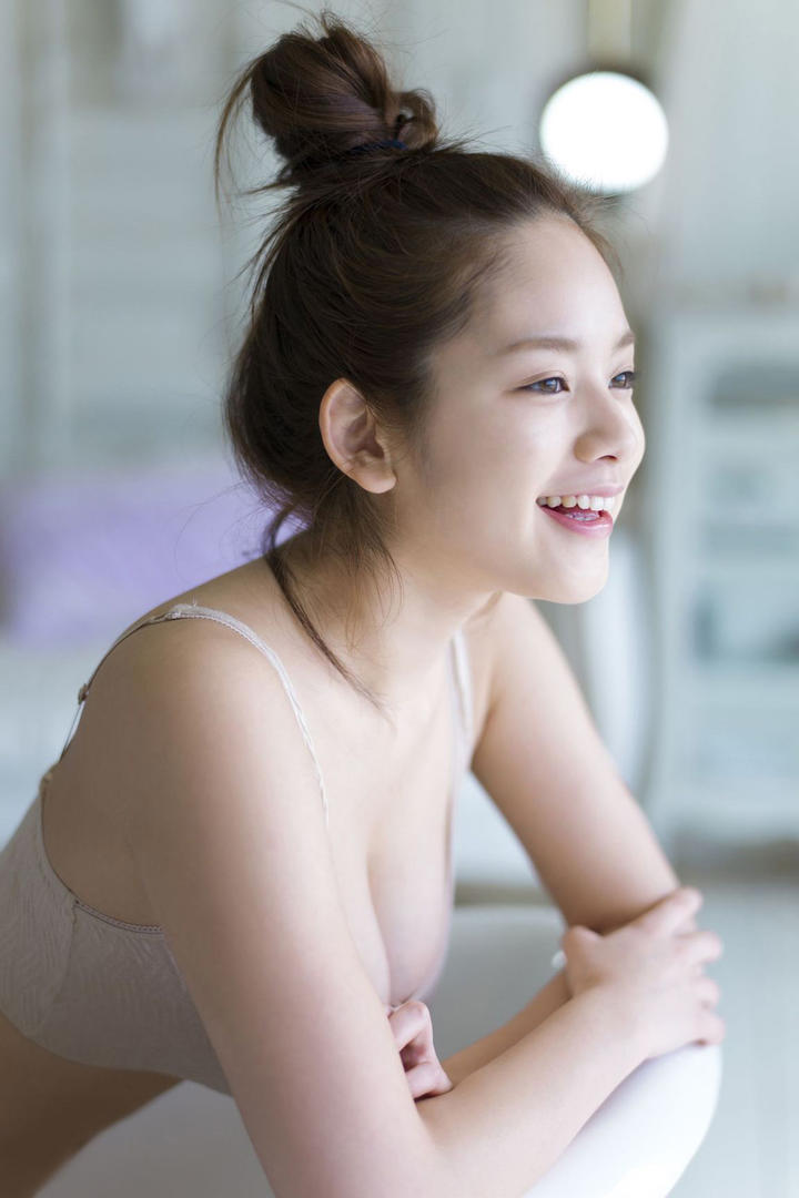日本清纯粉嫩美女亚洲高清套图