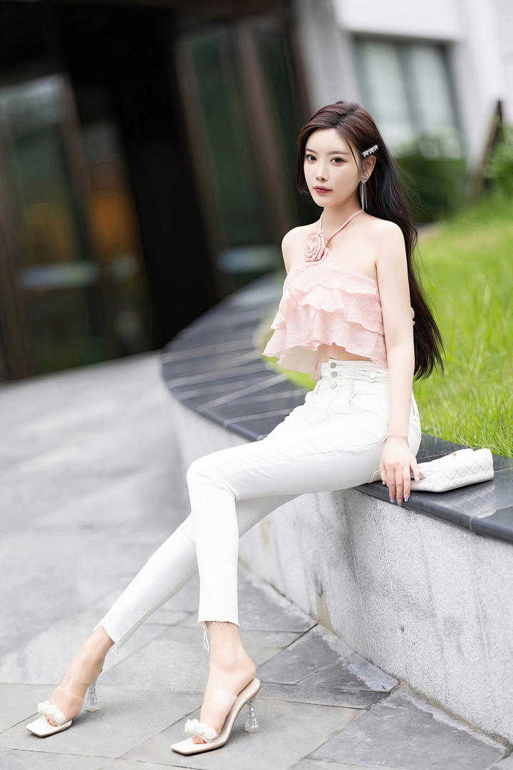 街拍秀人网极品气质女神杨晨晨高清写真壁纸图片