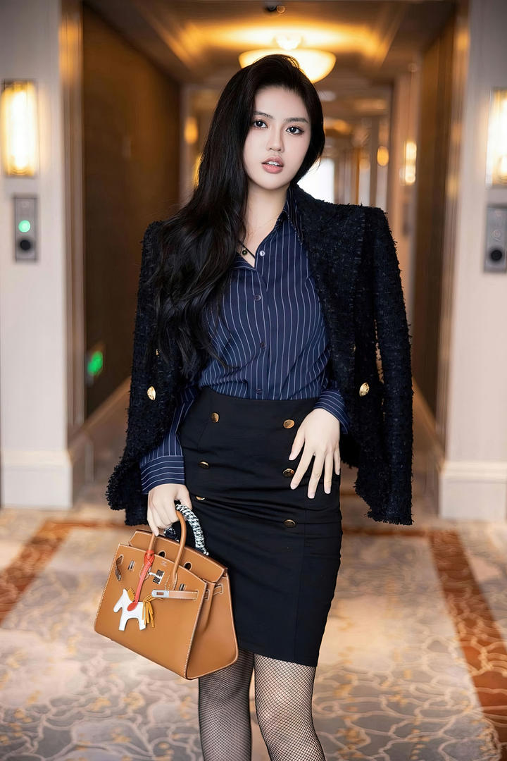 西西啪啪XXOO人体气质美女酒店开房私拍图片