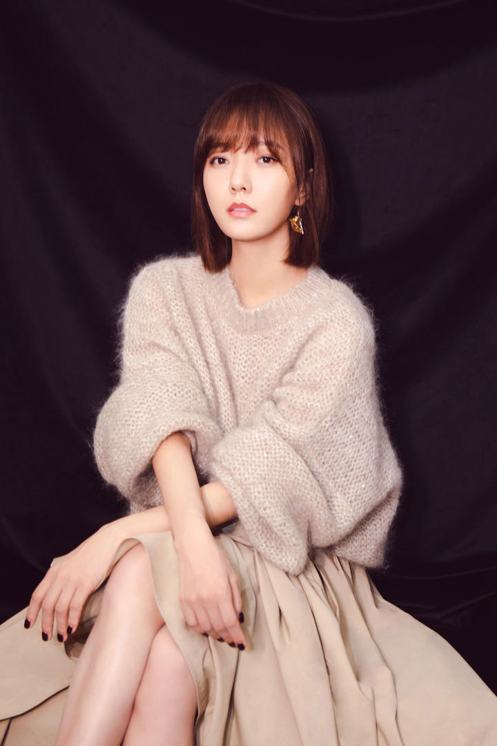 国产短发美女明星王珞丹图片