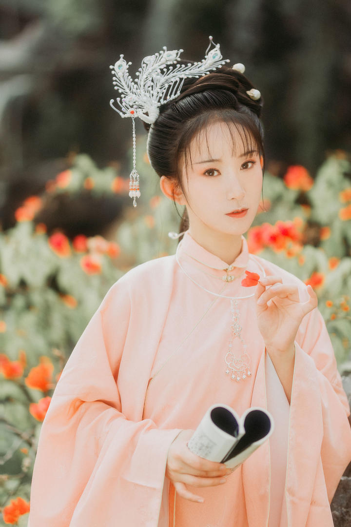 漂亮的唯美古风美女头像写真图片