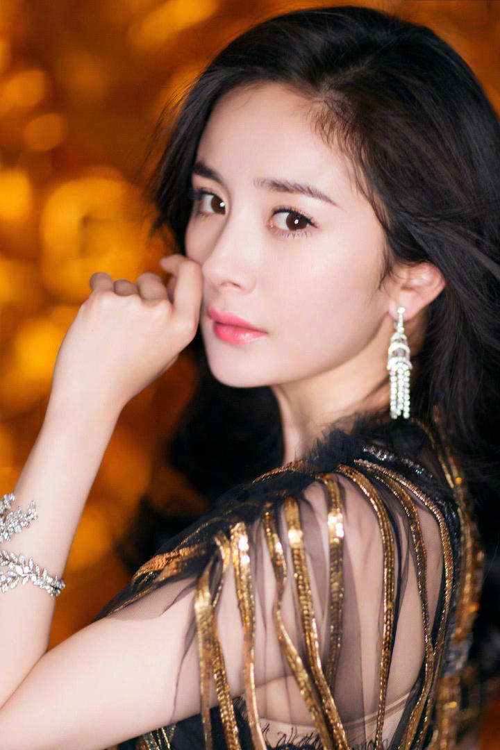 美女明星杨幂图片长发披肩高清美女写真图片