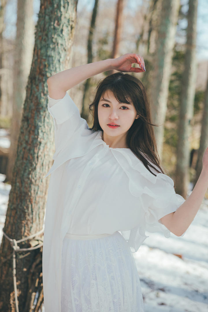 清纯日本rentiyishu美女户外艺术写真摄影图片