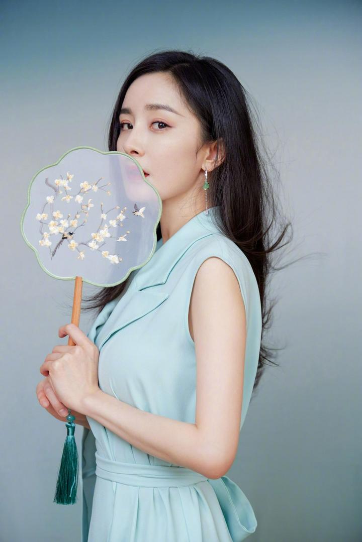 高清中国美女明星杨幂图片