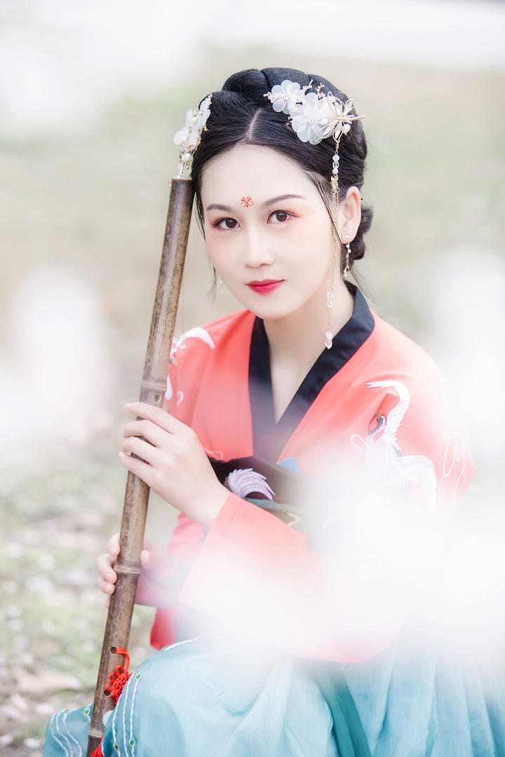 4K超清唯美吹笛子的古装美女艺术写真图片