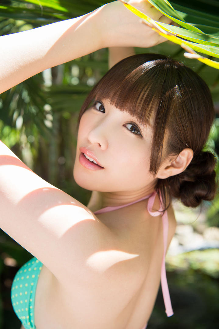 高清户外极品气质女生写真图片