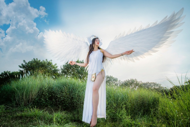 性感天使造型美女艺术图片