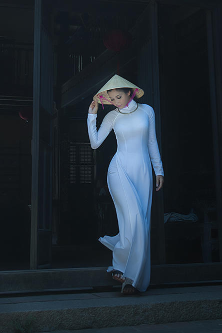 戴着斗笠的越南美女图片