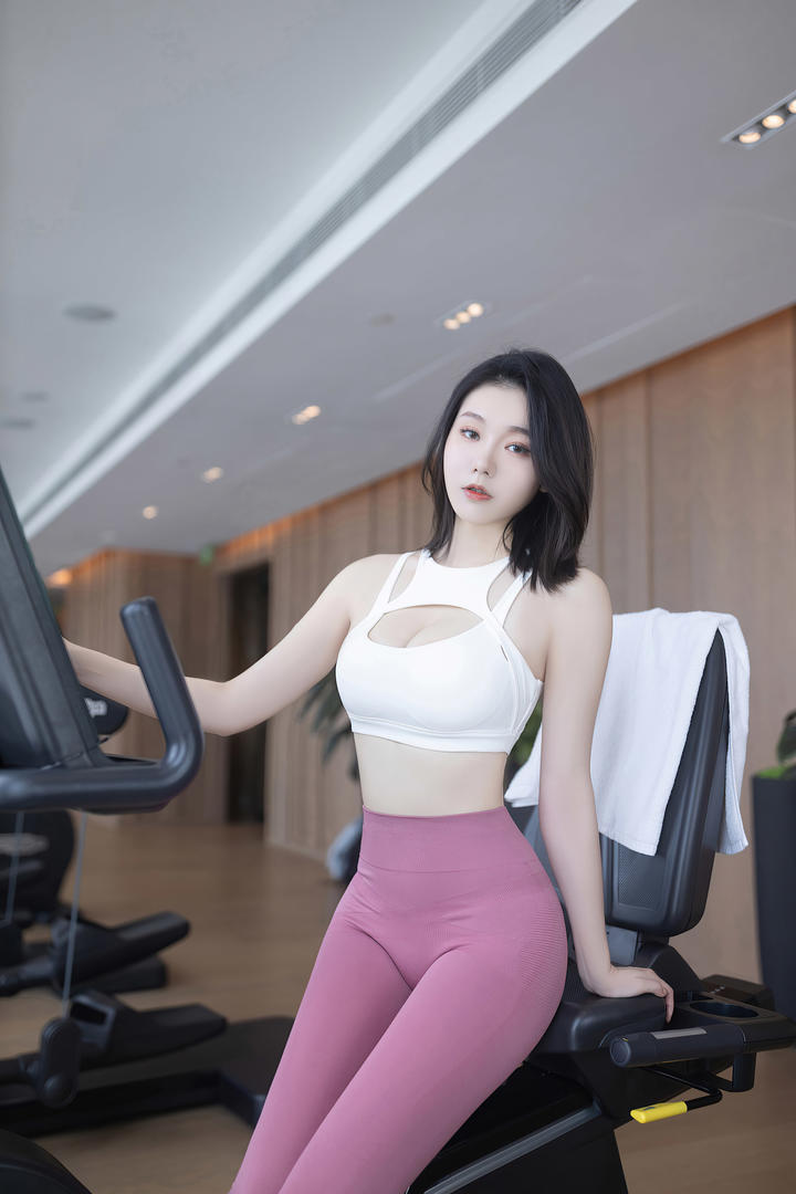 健身的紧身裤美女安然精选美女壁纸图片大全