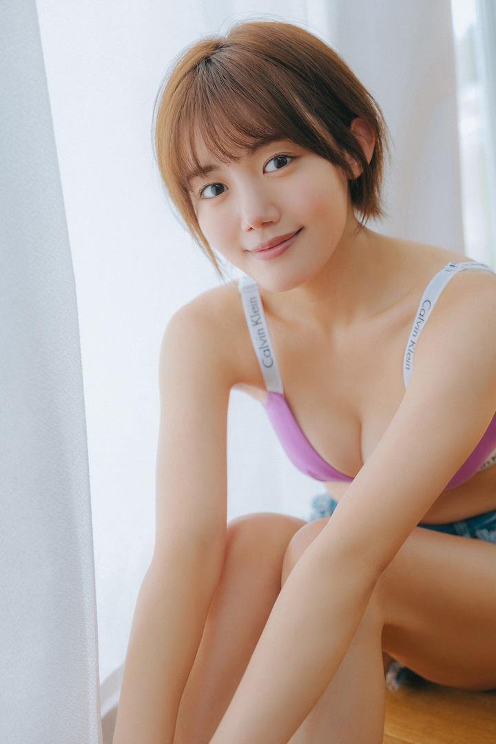 日本短发美女壁纸图片