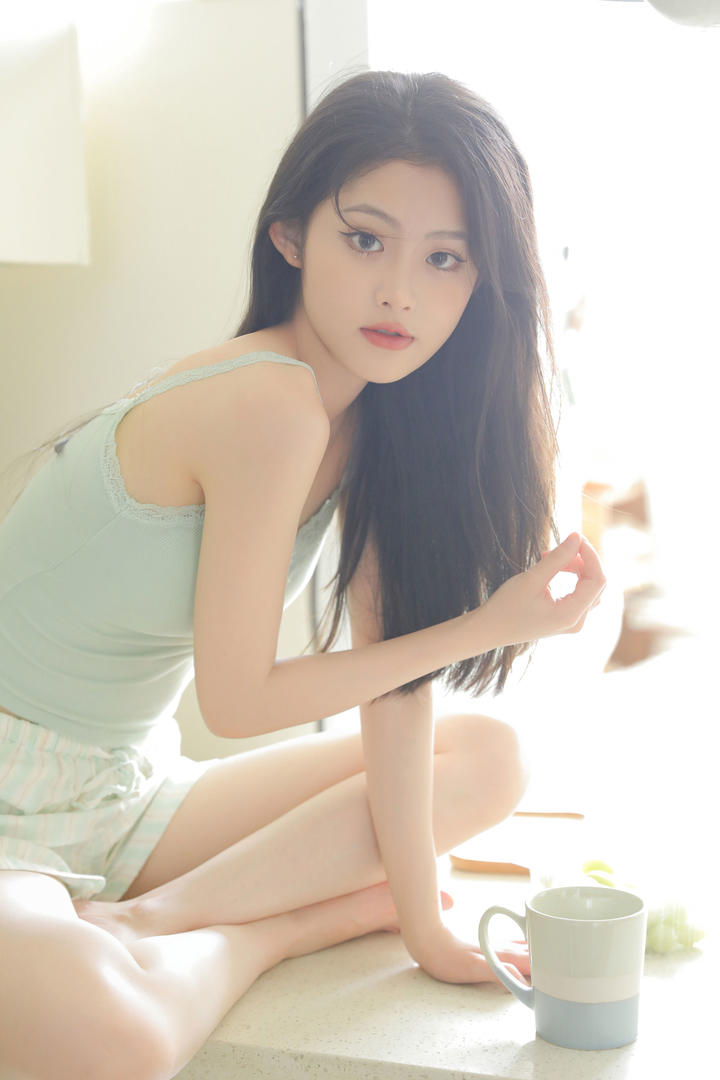 可爱邻家少女私密照