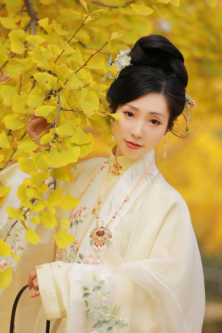 中国古风汉服美女主播唯美艺术写真图片