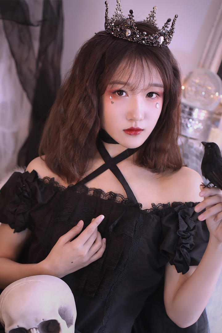 高冷气质女生艺术写真图片