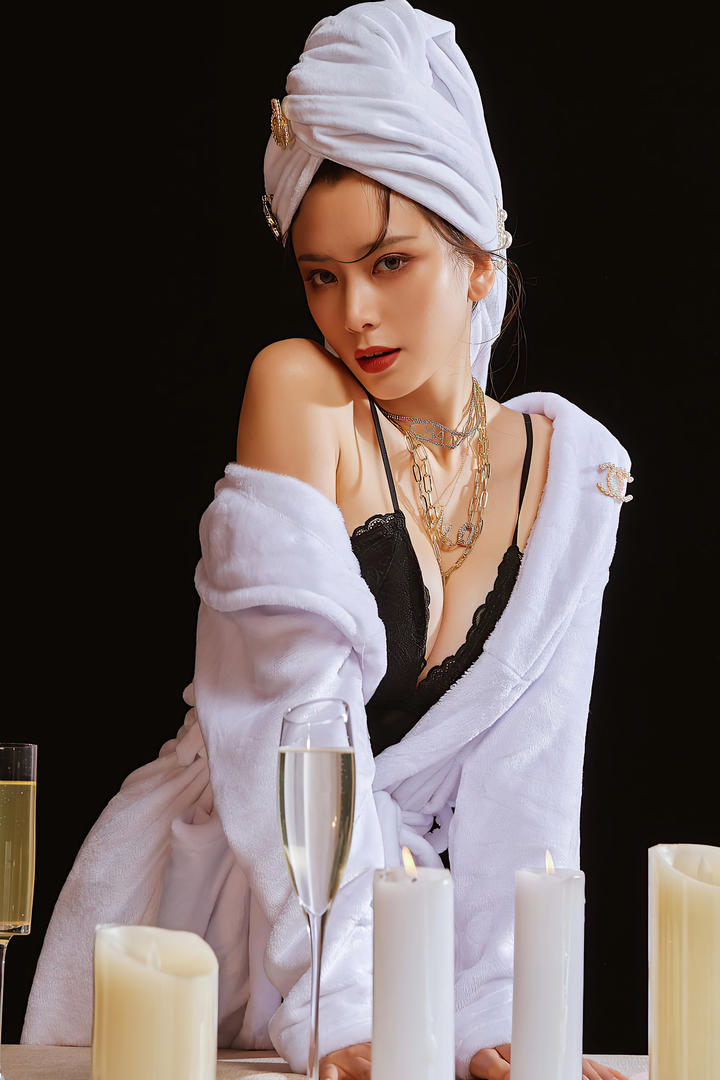 久久精品gogo人体珠宝平面模特美女艺术写真集