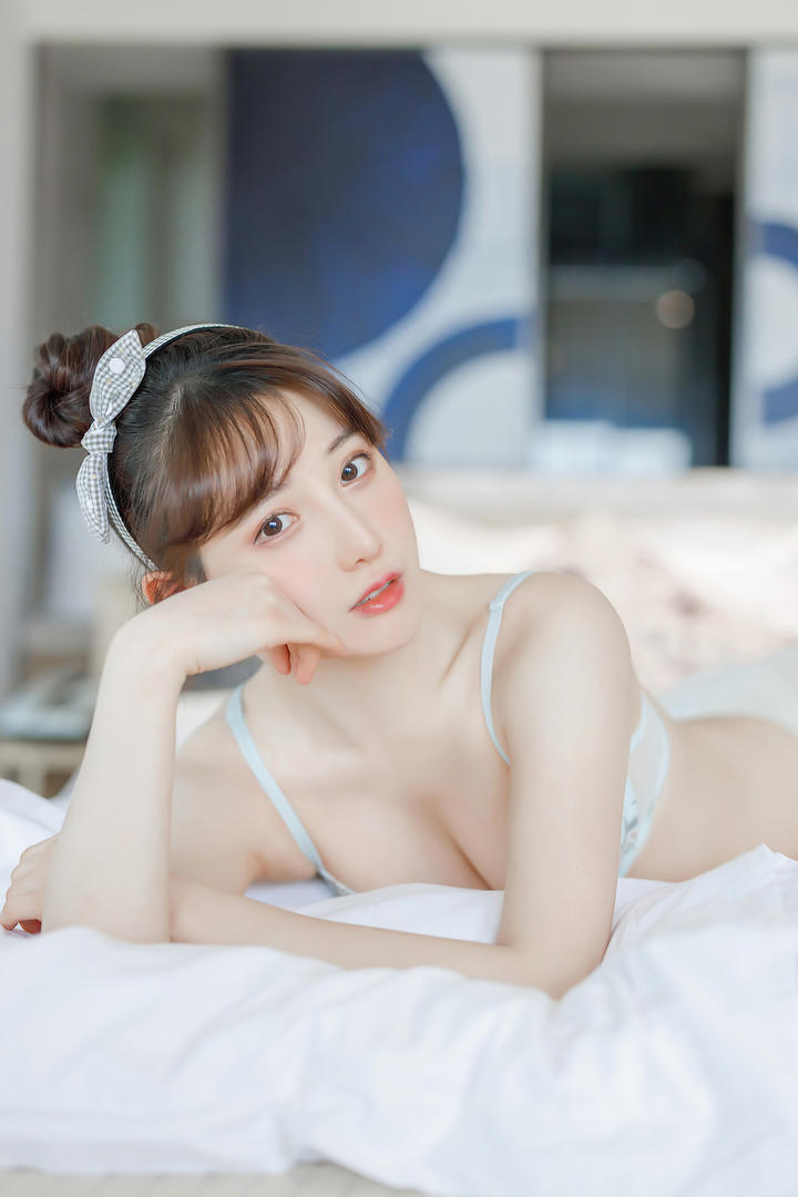 中国极品美女刘奕宁大胆私拍艺术照图片