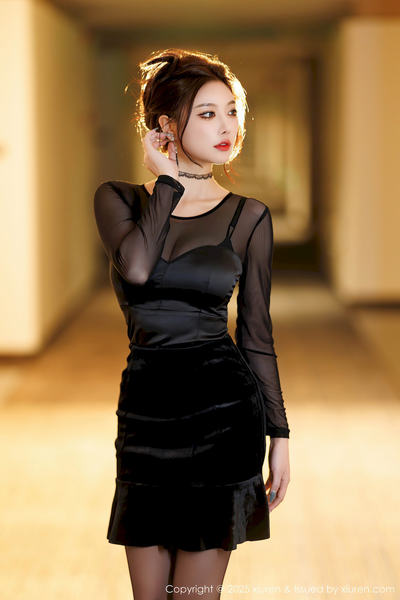 秀人网女神杨晨晨Yome连衣短裙魅惑黑丝广西旅拍