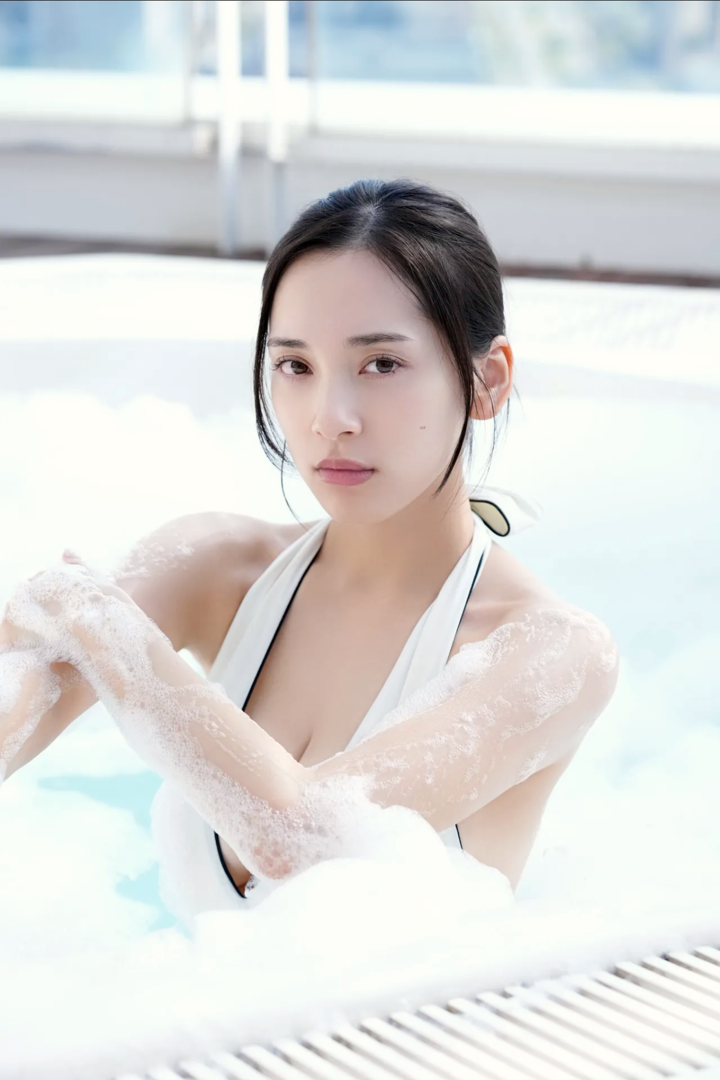 494949大但人文艺术泳装美女