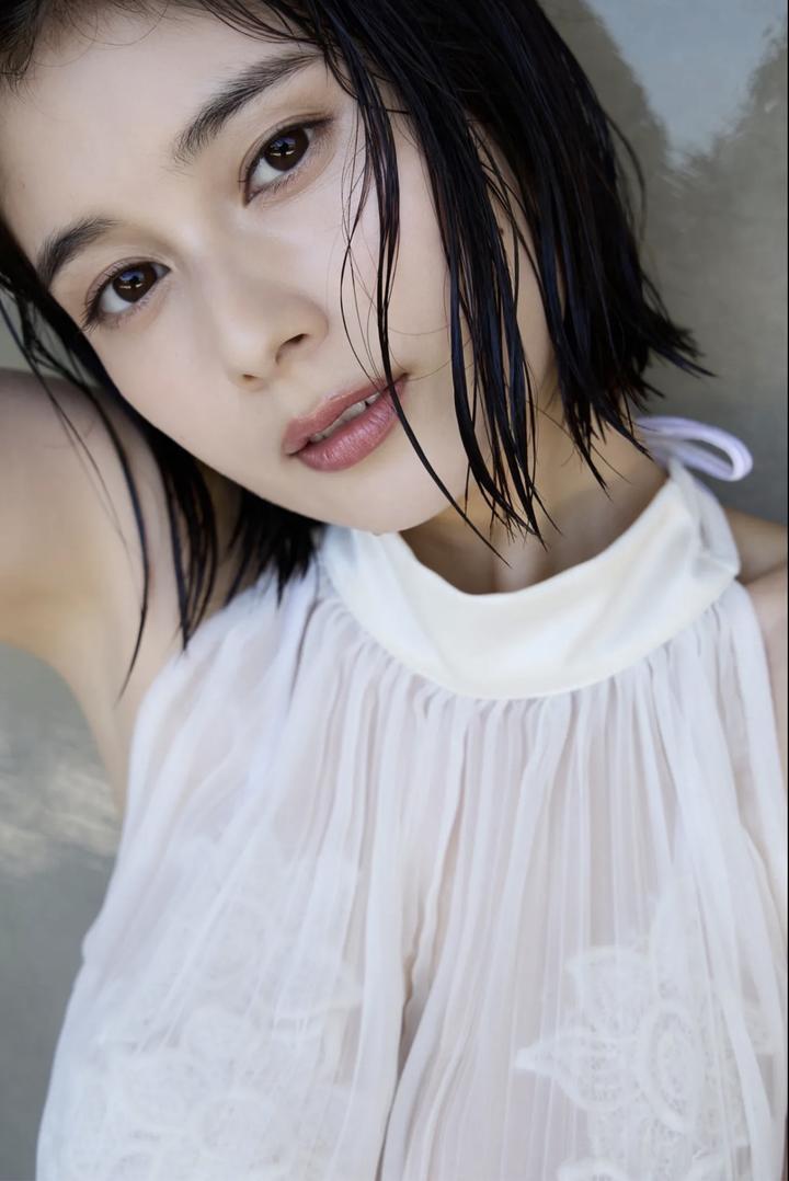 湿头发的日本美女久久日产一线二线三线图片专区
