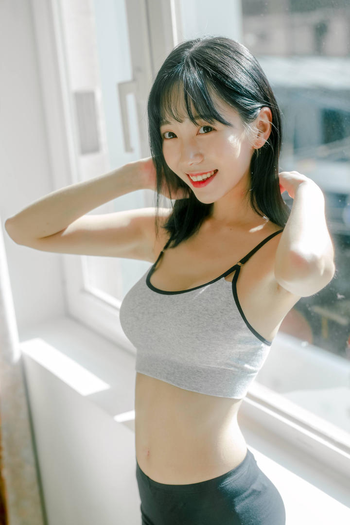 韩国清纯细腰美女mm生活照图片大全