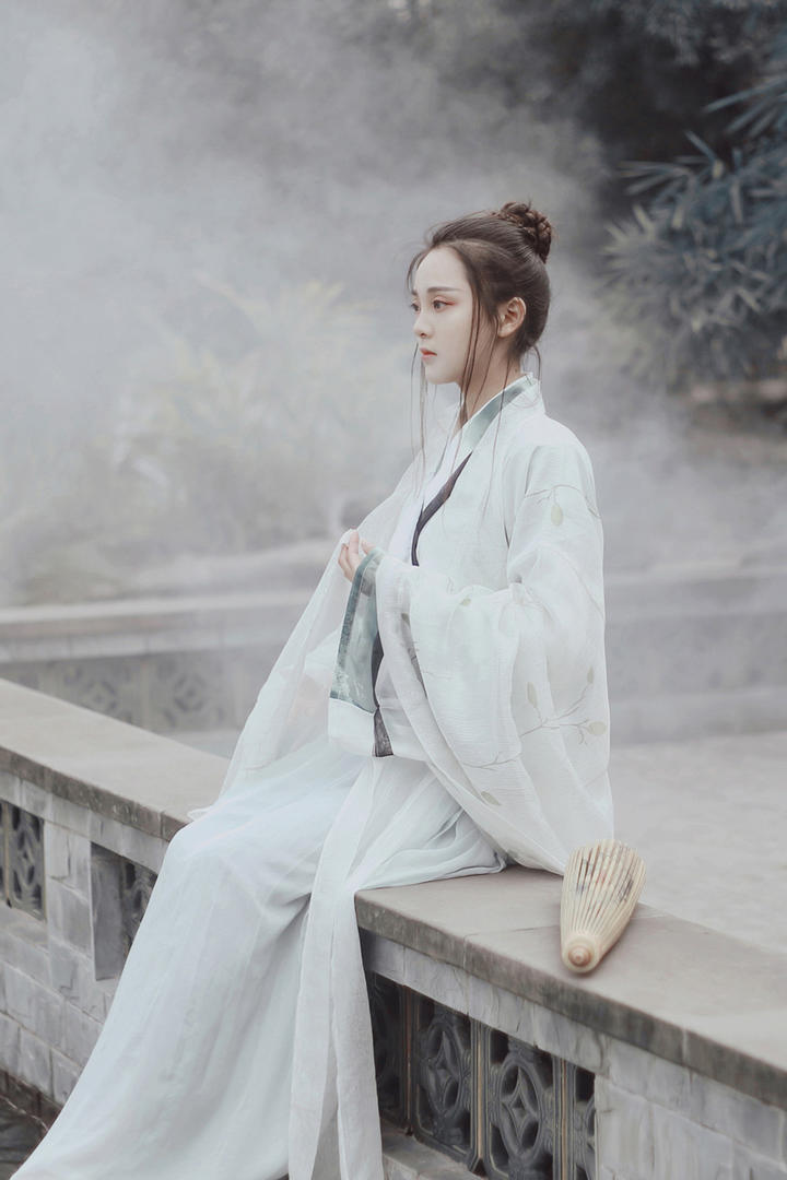 汉服古装漂亮女生艺术照