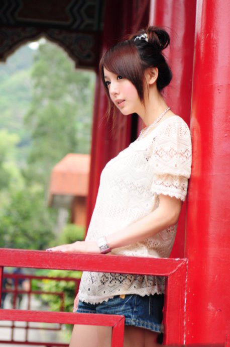 台湾清纯妹子青春活力游园记