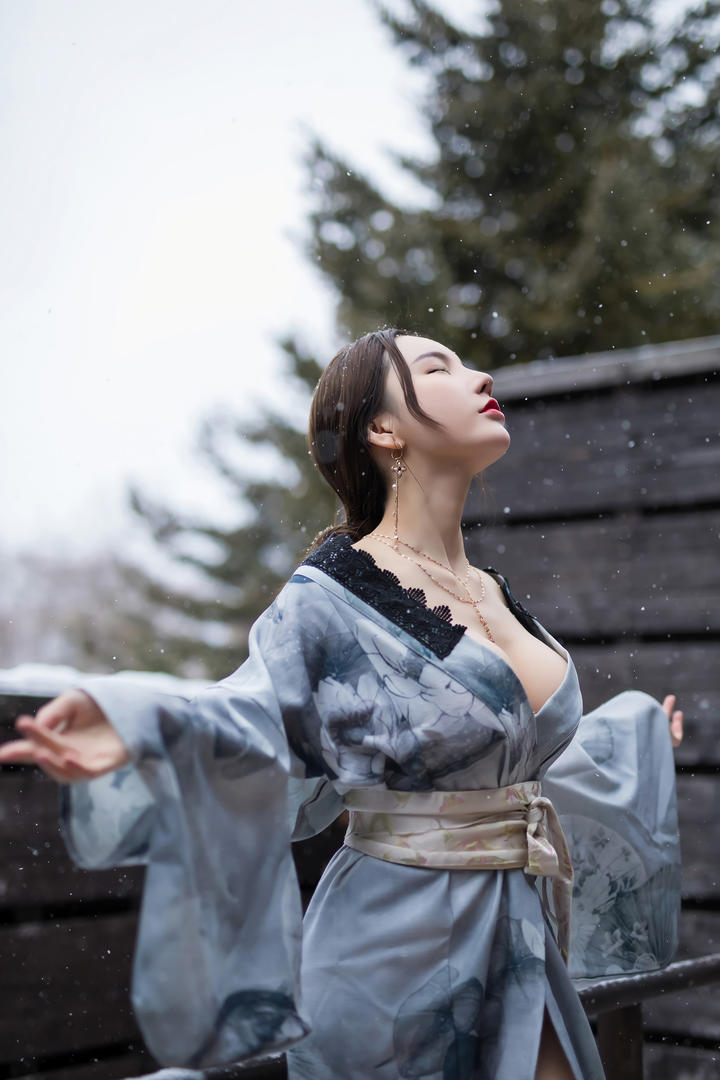 日本清纯美女唯美写真图片