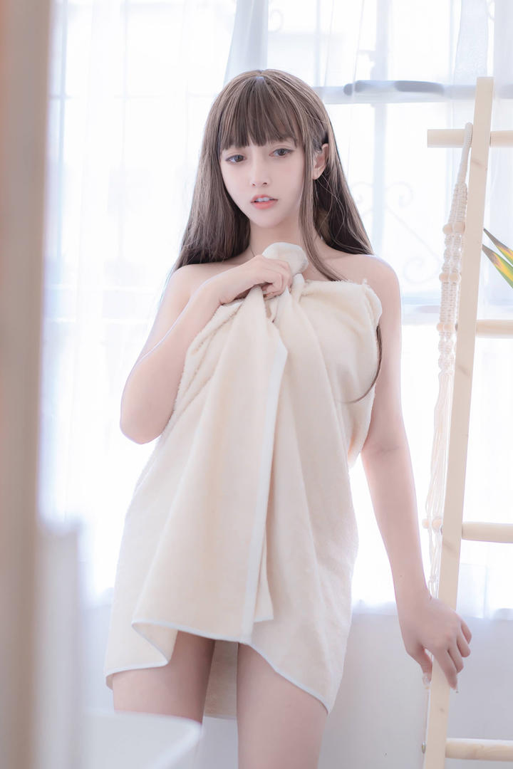 极品内衣少女裸体艺术照