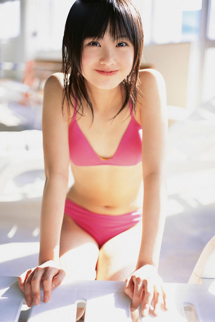 日本清纯泳装美女高清壁纸图片