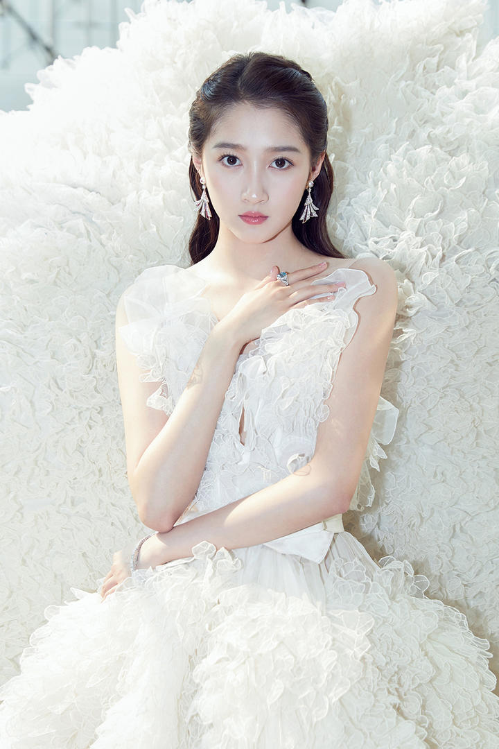 中国气质美女明星关晓彤写真