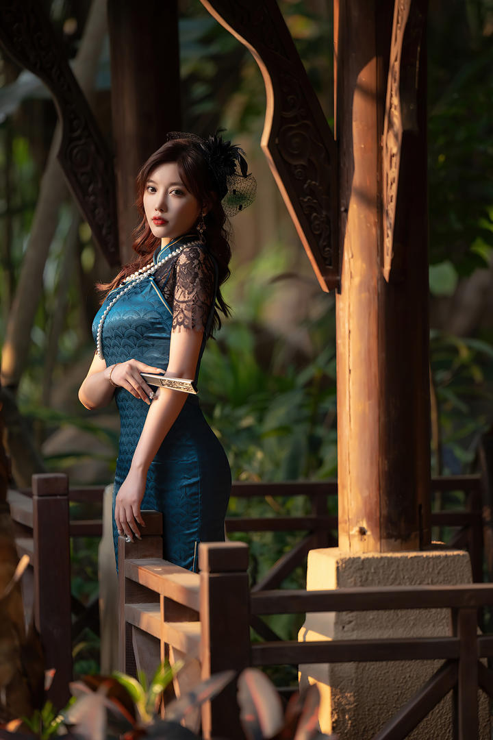 穿旗袍的国模美女杨晨晨大胆私拍写真集