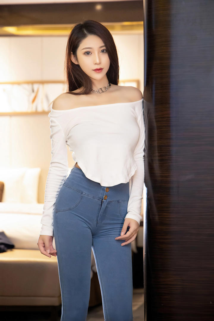 亚洲高清美女汐汐精品私房照写真