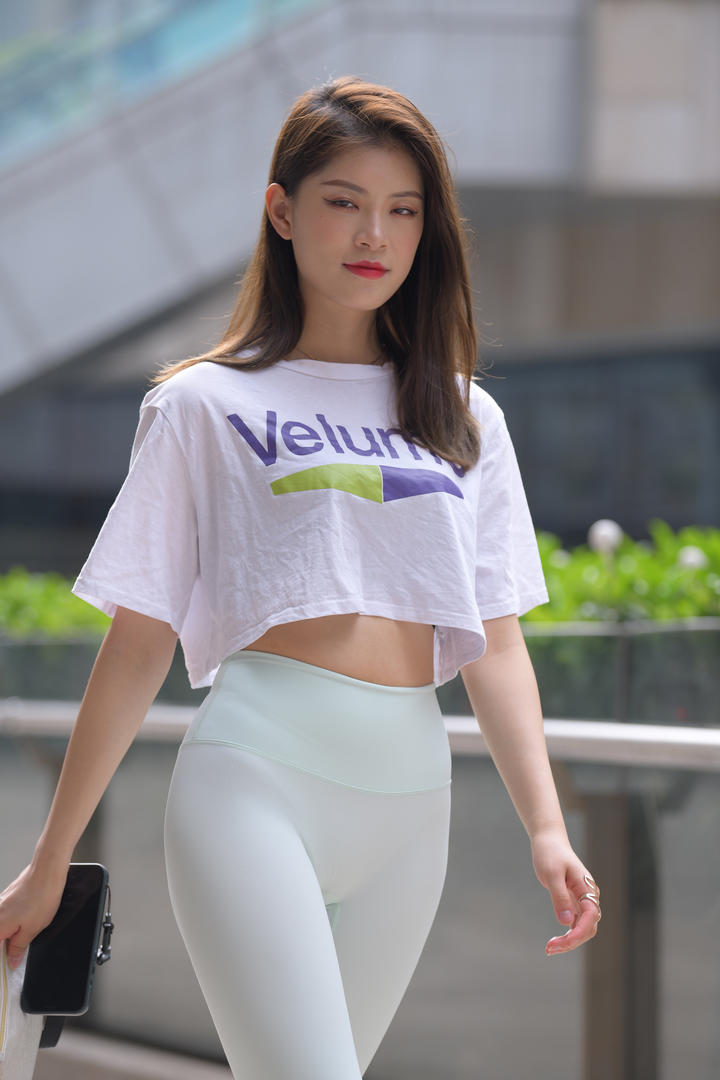 精品91国产偷拍街拍美女紧身裤图片