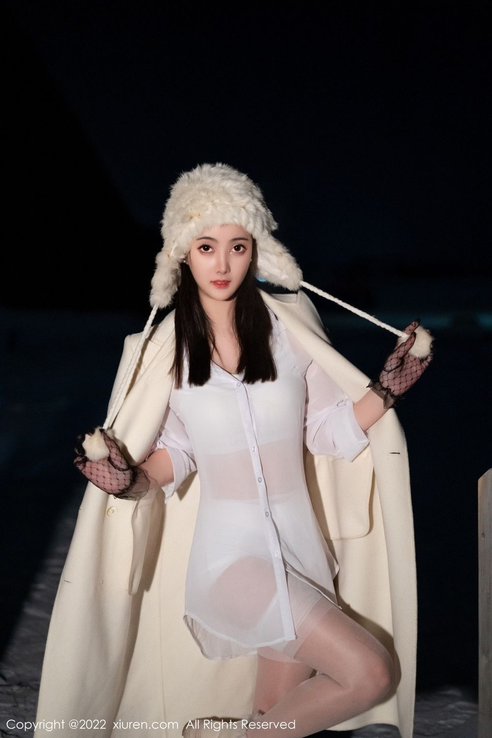 秀人网美女模特summer宝宝白色毛衣外套丝袜系列性感写真