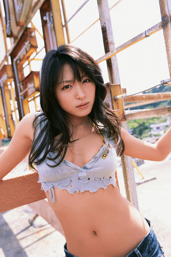街拍日本性感露脐装素人美女图片