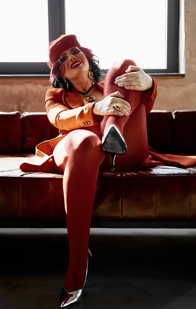 欧美豪放御姐美女个人写真艺术图片