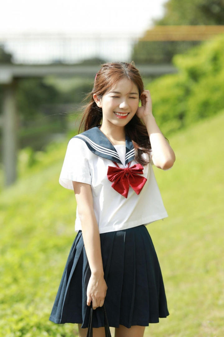 唯美清纯女学生JK制服美女户外写真图片