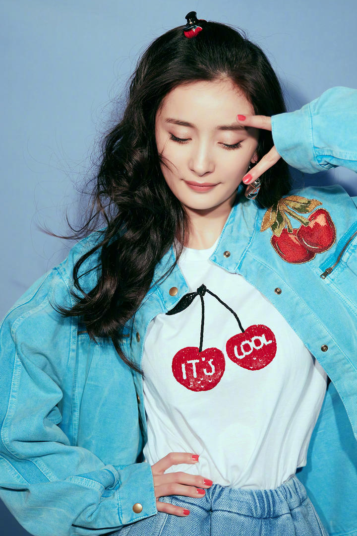 可爱极品女星大幂幂写真